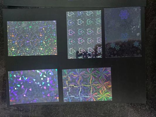 Parlak Kart Malzemesi Hologram Filmi 0.06mm Özel Tasarım Kartı Üretimi İçin PVC Kaplı Katlama