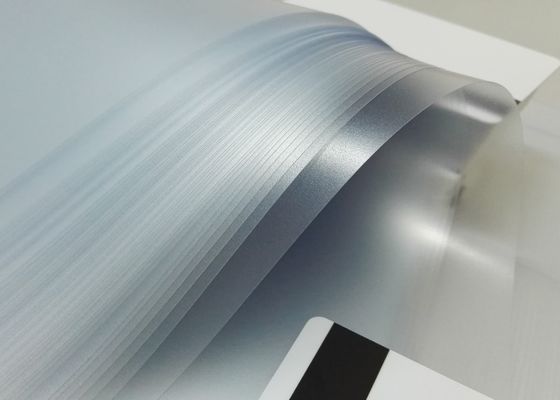 Kart laminasyonu için 0.04-0.10mm kalınlığında yavaş düşme ofset baskılanabilir PVC üstlük filmi