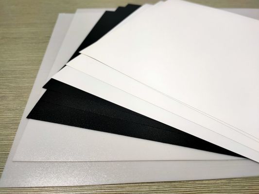Kartlar için Yansıtıcı Çevre Dostu Siyah Polikarbonat PC Plastik Çekirdek Levha